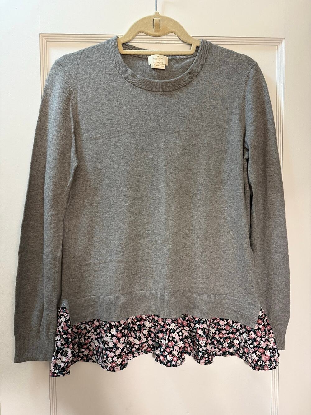Kate Spade Mixed Media Sweater Gray Floral Peplum Hem Pullover Knit Cotton Silk